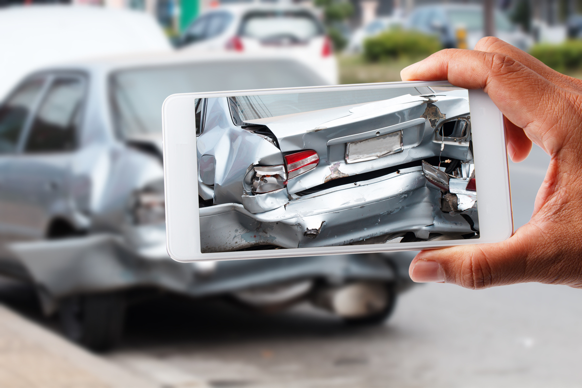 Should You Take Pictures of Your Vehicle After a Car Accident in New Orleans? 